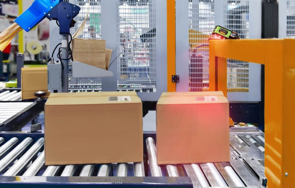 warehouse-photography-application-fs40-scanning-conveyor-boxes-top
